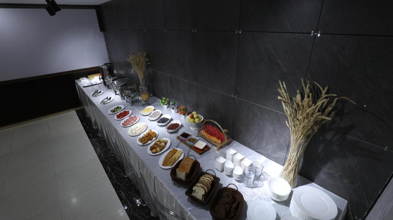 Sharq Hotel อูร์เกนช์ ภายนอก รูปภาพ