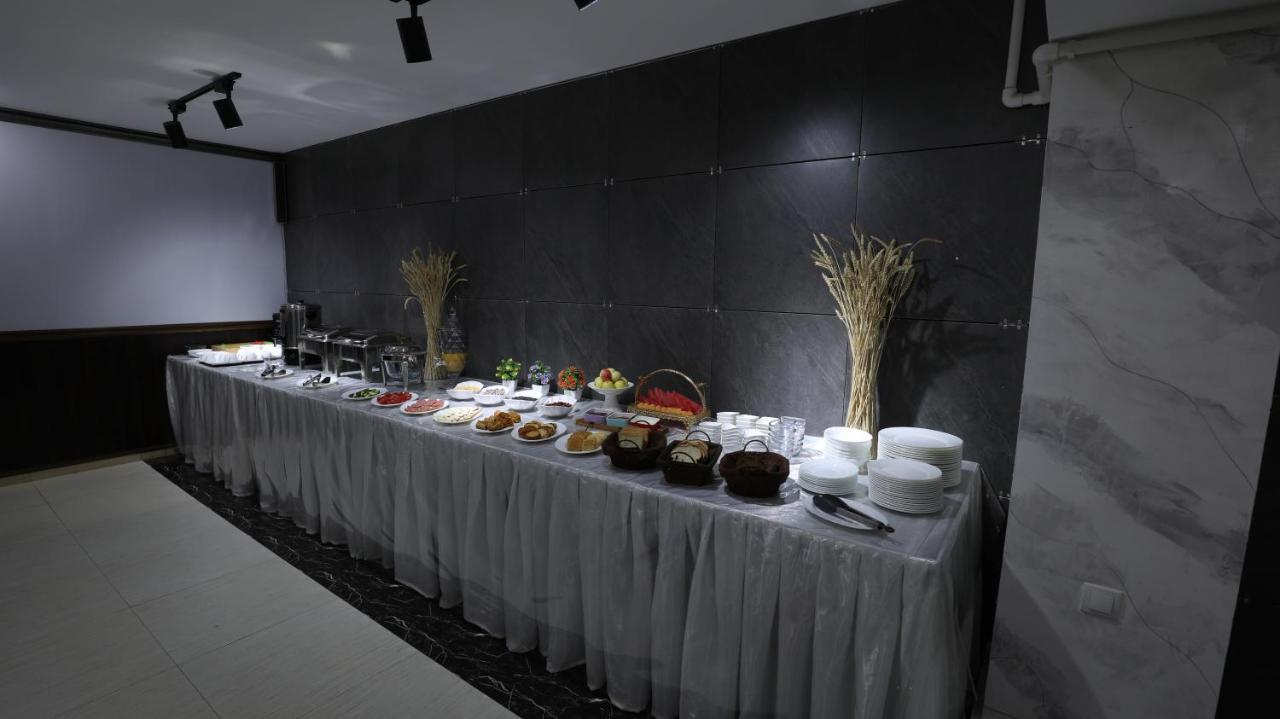 Sharq Hotel อูร์เกนช์ ภายนอก รูปภาพ
